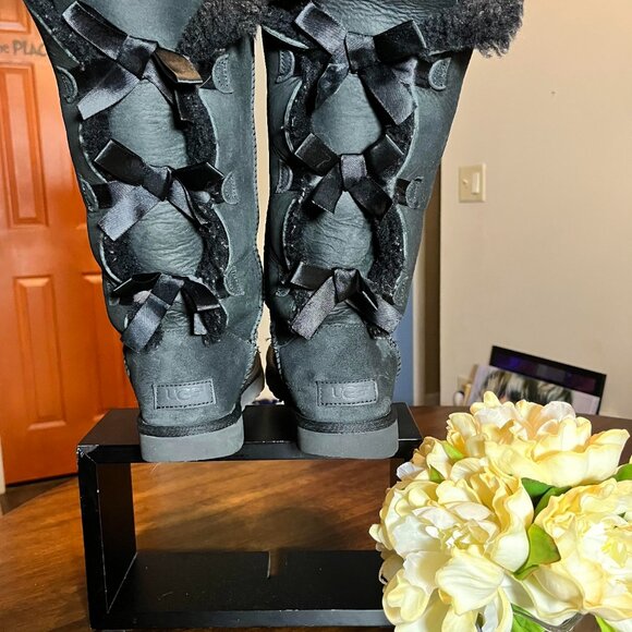 Women's Classic Black Bailey Bow Tall II UGG Boots Size 8 Good Condition - Picture 5 of 5